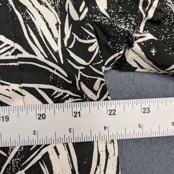 Y Not Hawaii Hawaiian Shirt Pineapple Print Black White Size Large - Picture 7 of 11